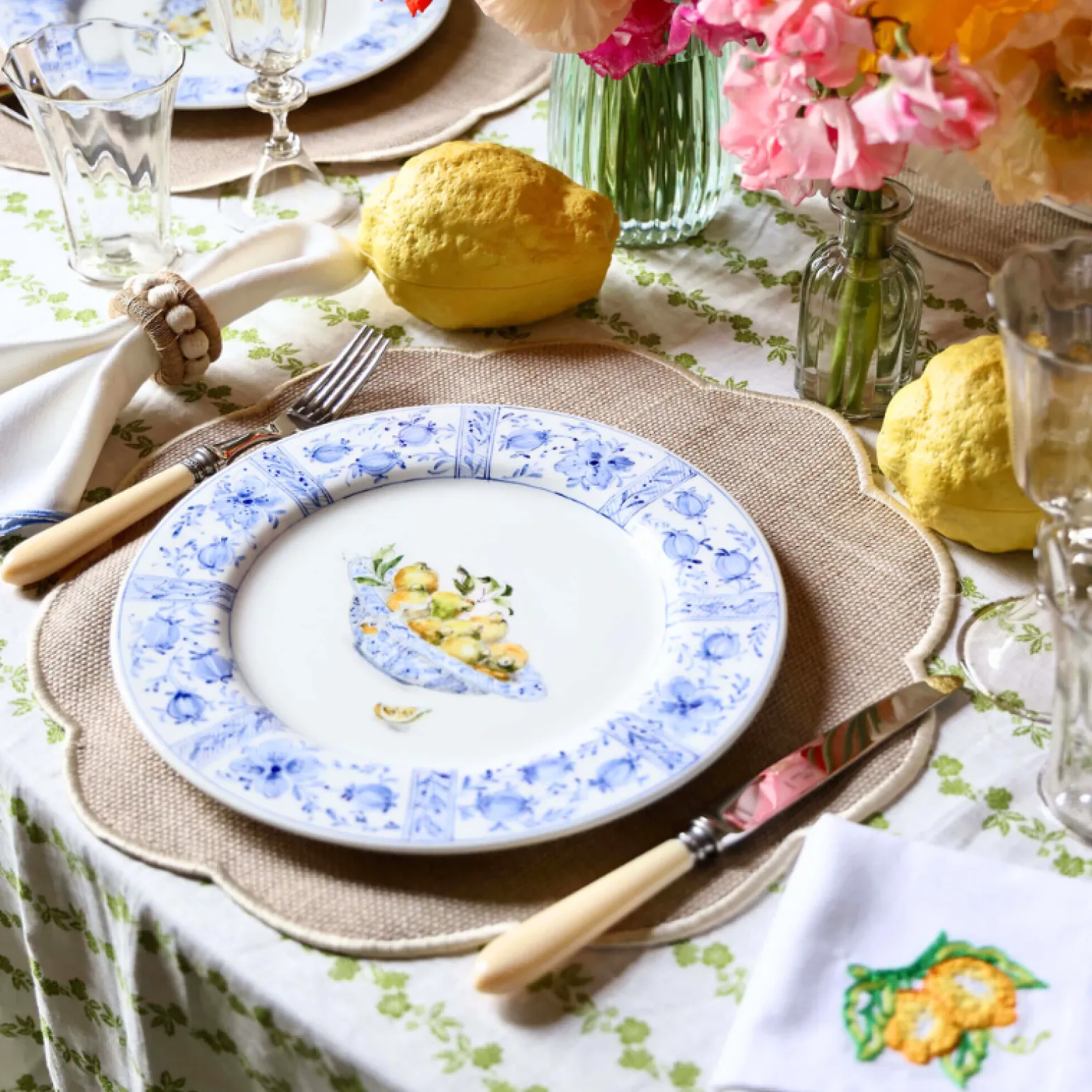 basket_with_lemons_dinner_1.webp Basket with Lemons Dinner Plates - Set of 4
