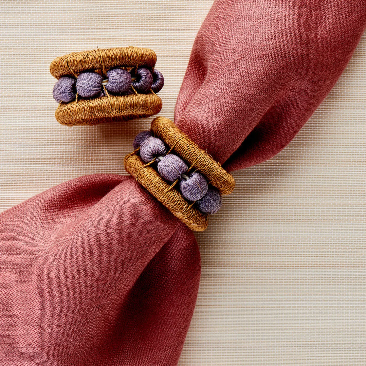 berry_napkin_ring_smoke___1.webp Berry Napkin Ring Smoke - Set of 4