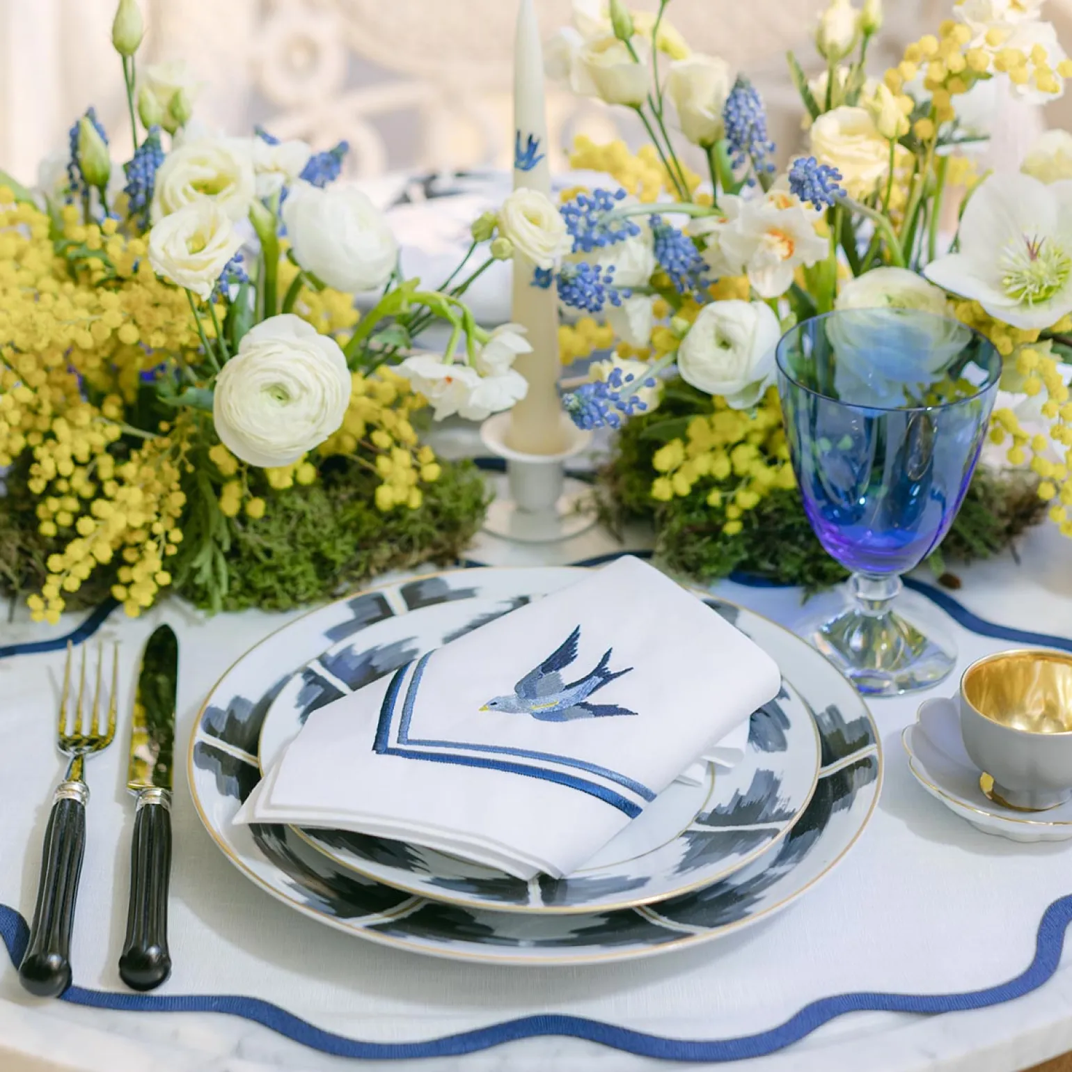 blue_bird_tablecloth_2.webp Blue Bird Tablecloth