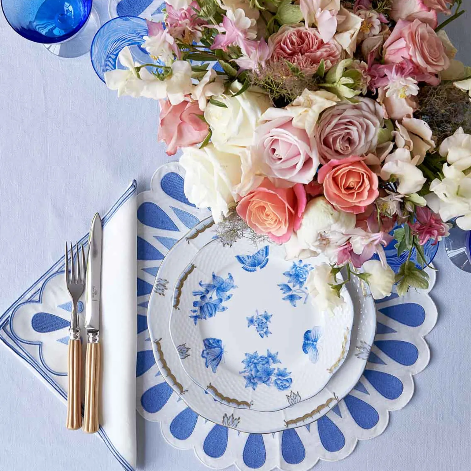 blue_drops_dinner_napkin__1.webp Blue Drops Dinner Napkin - Set of 4