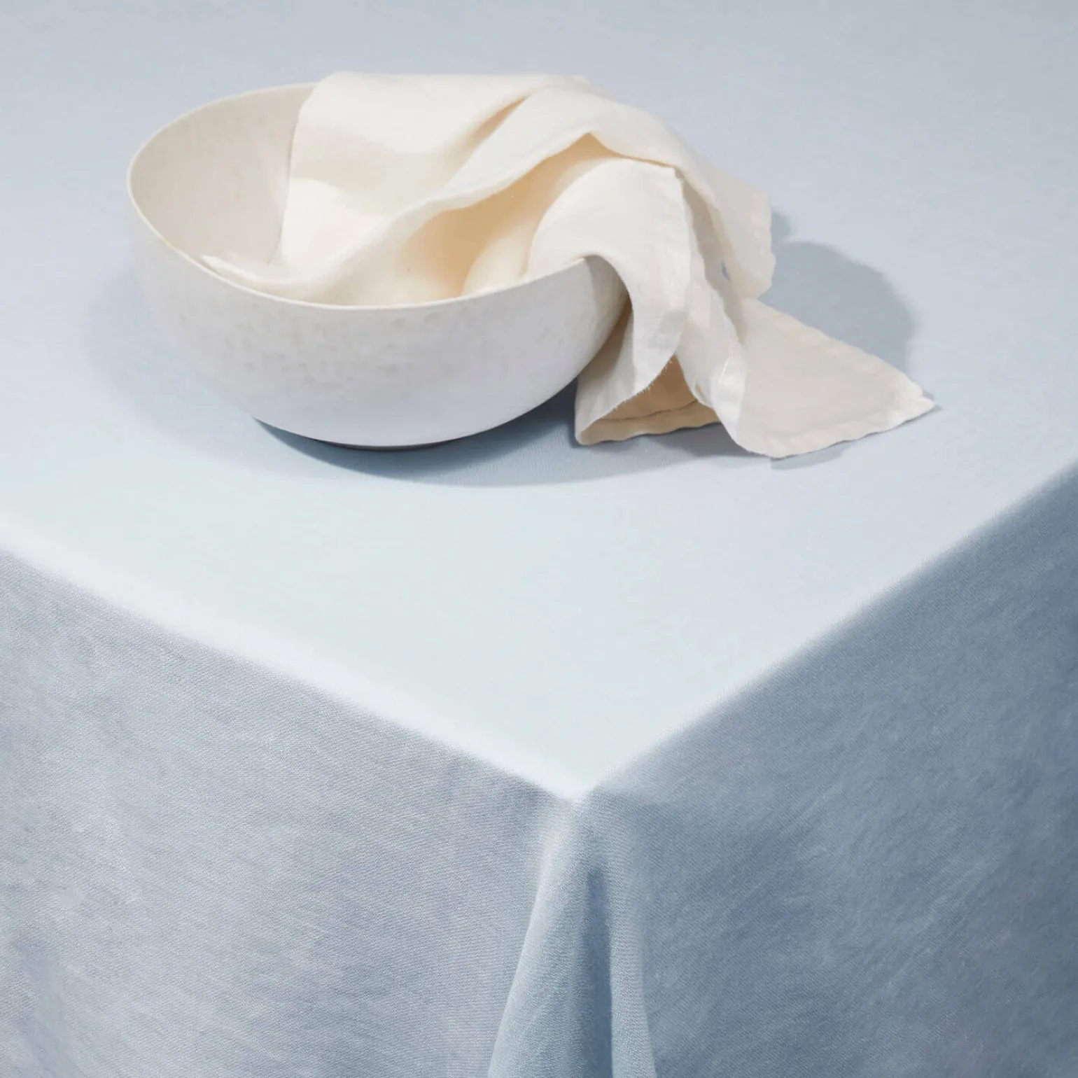 blue_linen_sateen_tablecl_2.webp Blue Linen Sateen Tablecloth