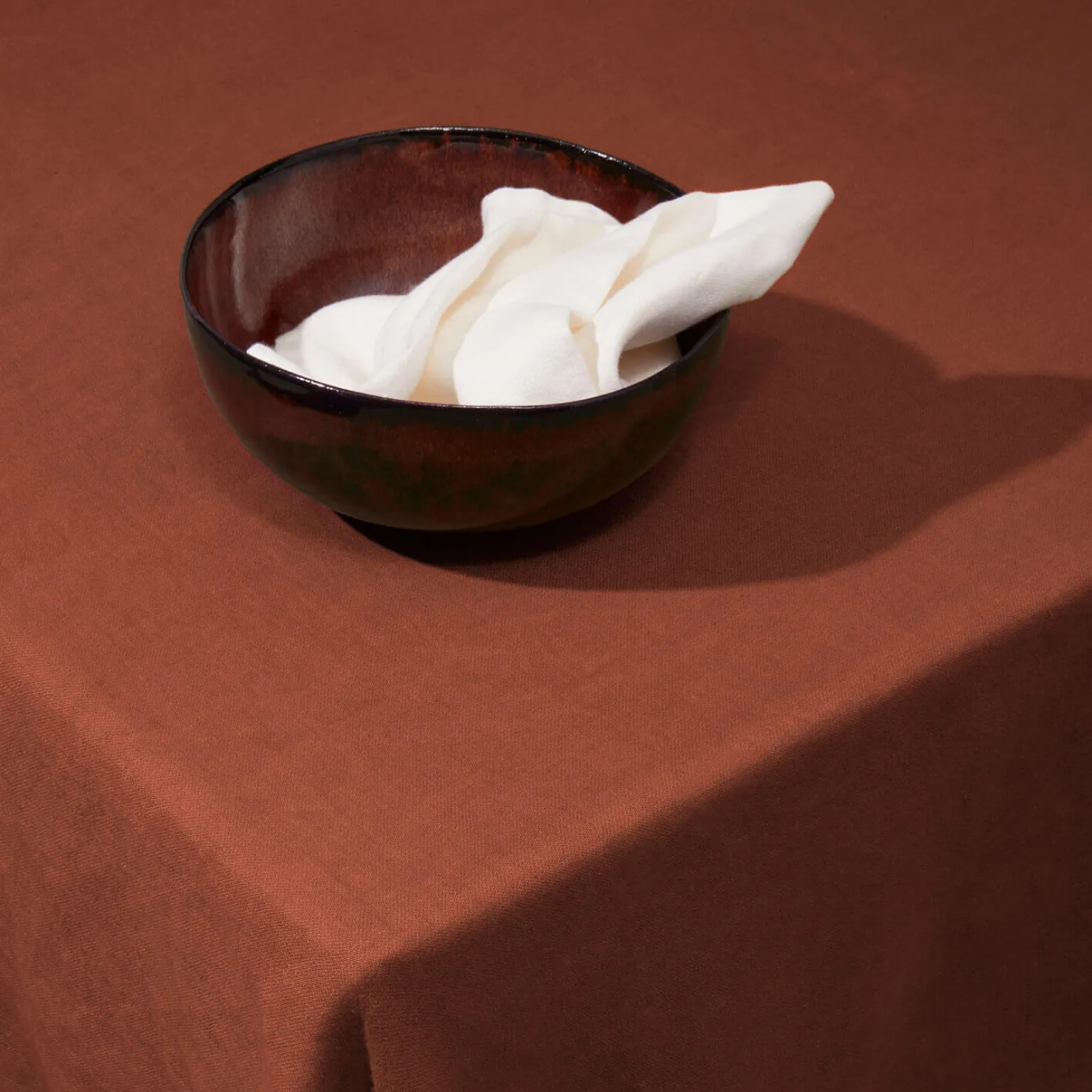 brick_linen_sateen_tablec_1.webp Brick Linen Sateen Tablecloth