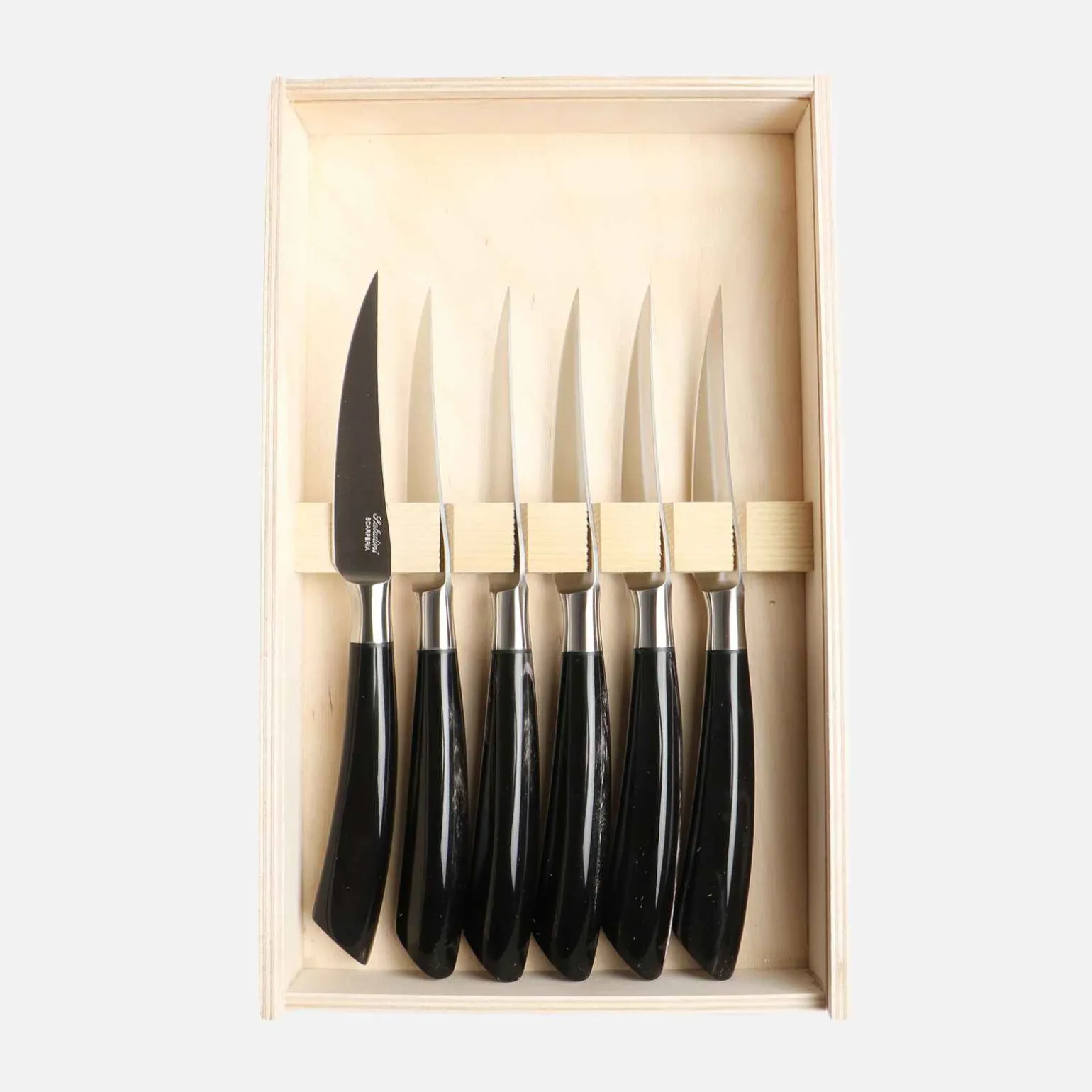 buffalo_horn_table_knives_0.webp Buffalo Horn Table Knives - Set of 6
