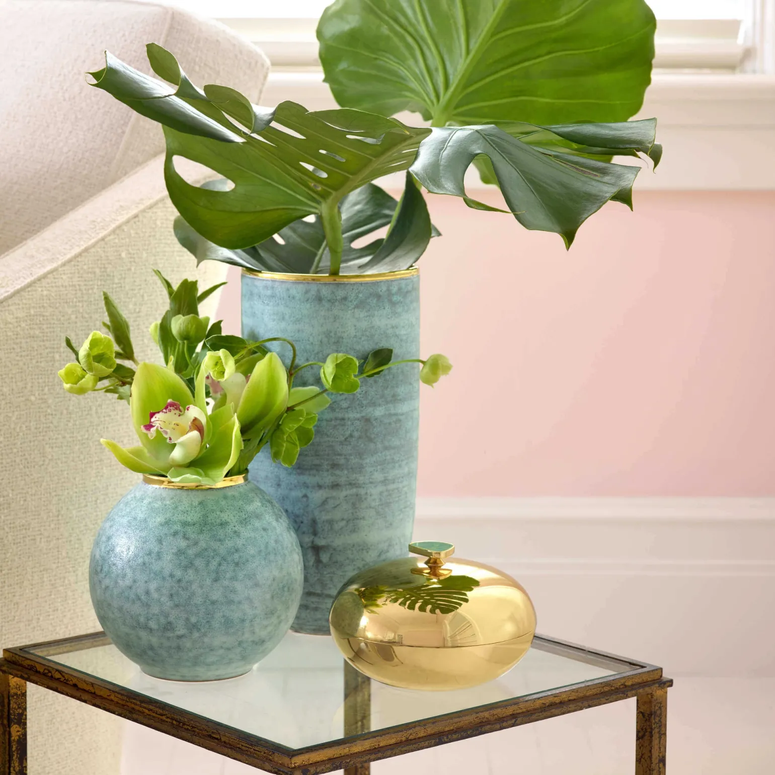 calinda_round_vase_2.webp Calinda Round Vase