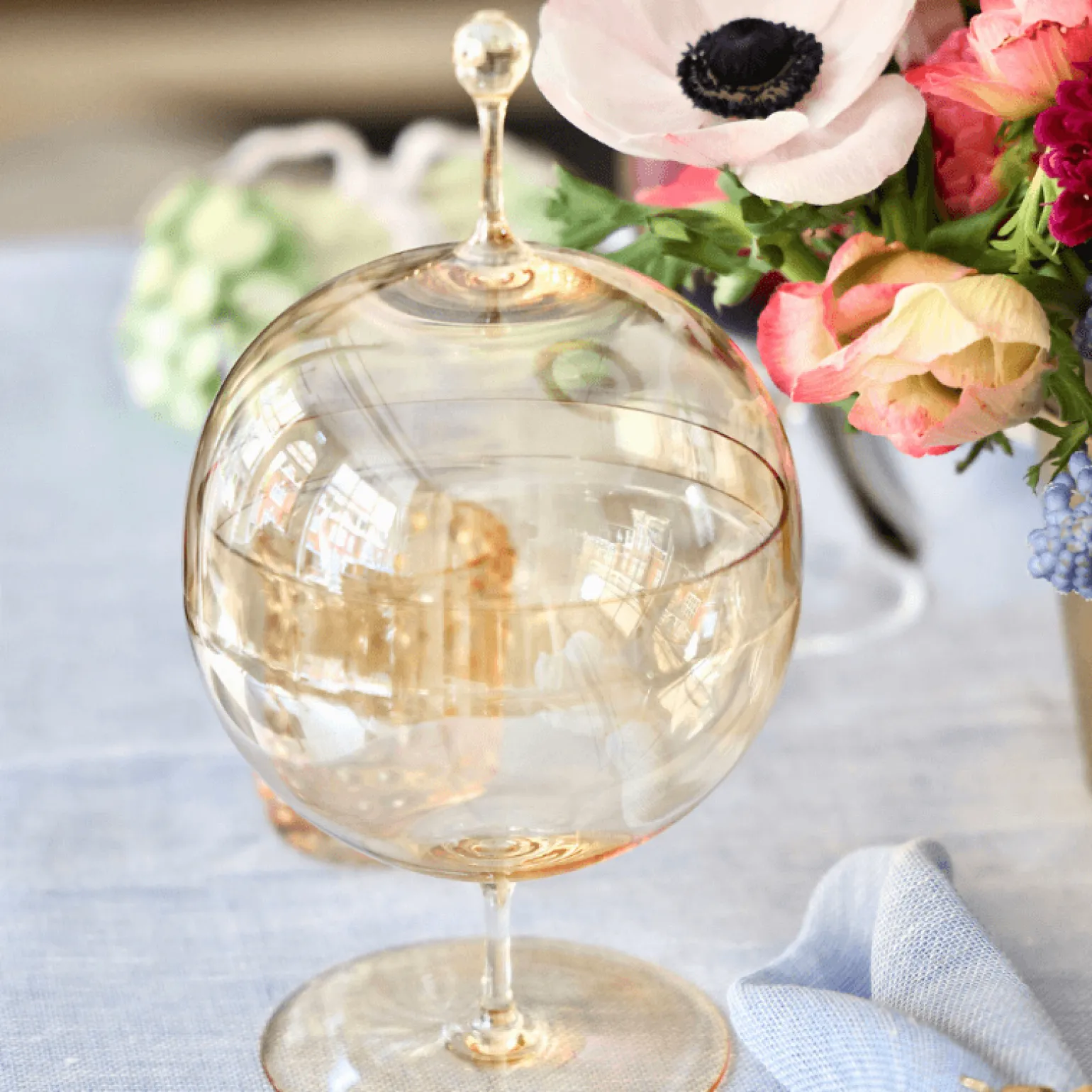 crystal_candy_dish_gold___3-1.webp Crystal Candy Dish Gold - Medium