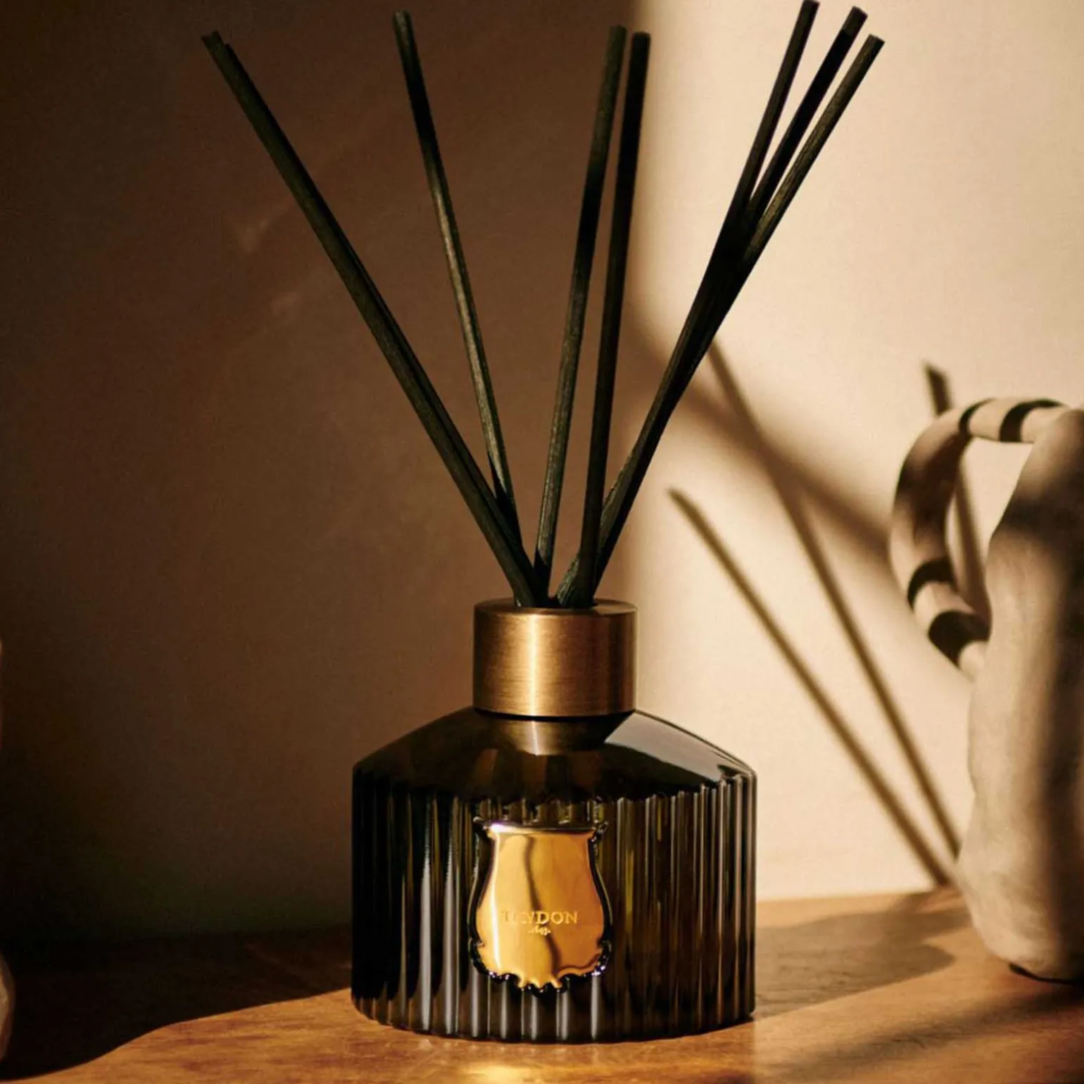 cyrnos_room_diffuser_refi_2.webp Cyrnos Room Diffuser Refill