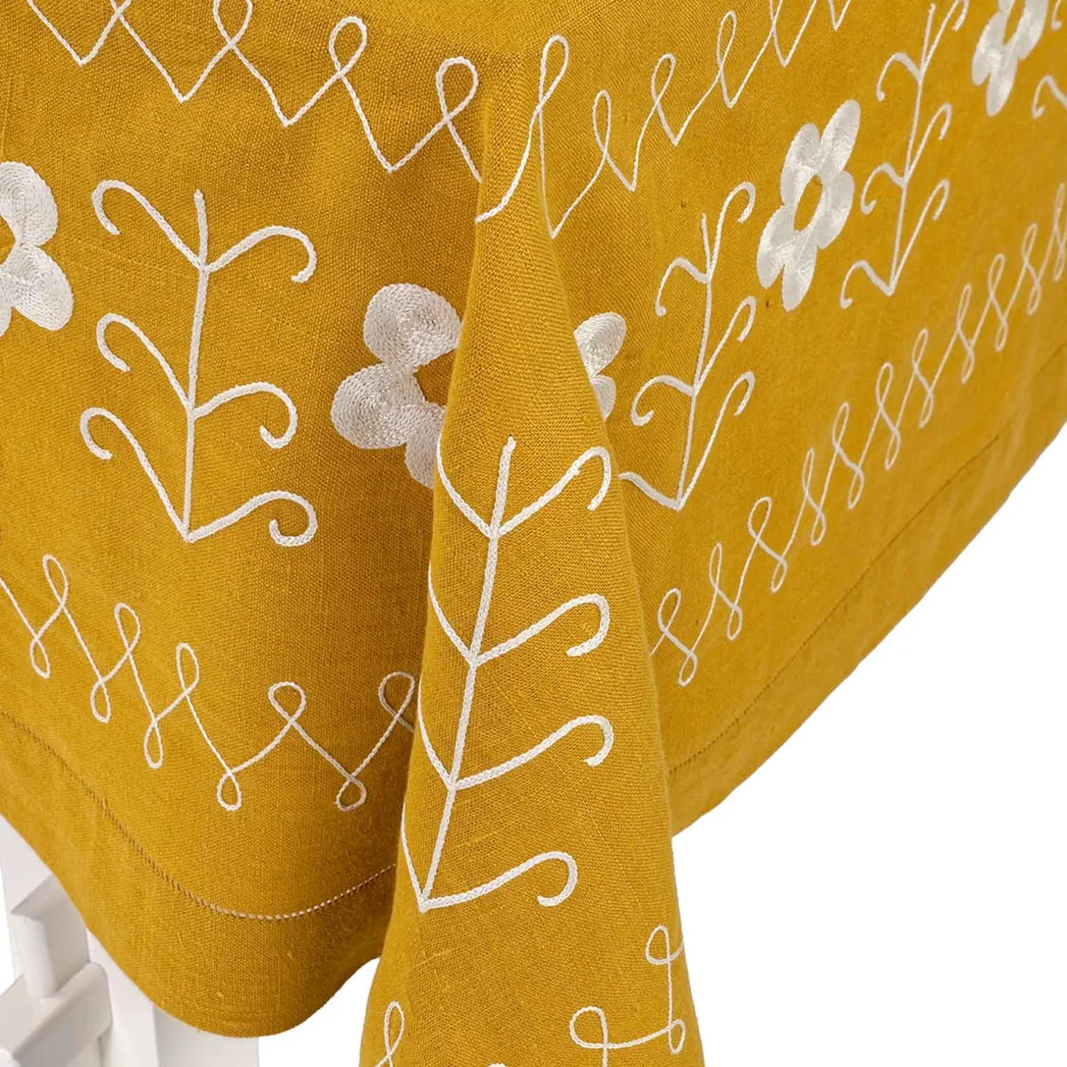 daisy_tablecloth_ecru_1.webp Daisy Tablecloth Ecru