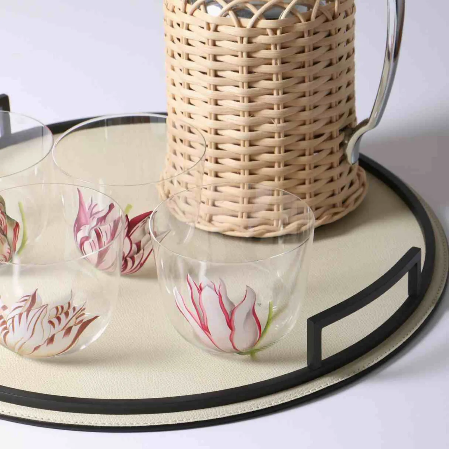 defile_medium_round_leath_2.webp Defile Medium Round Leather Tray Ivory