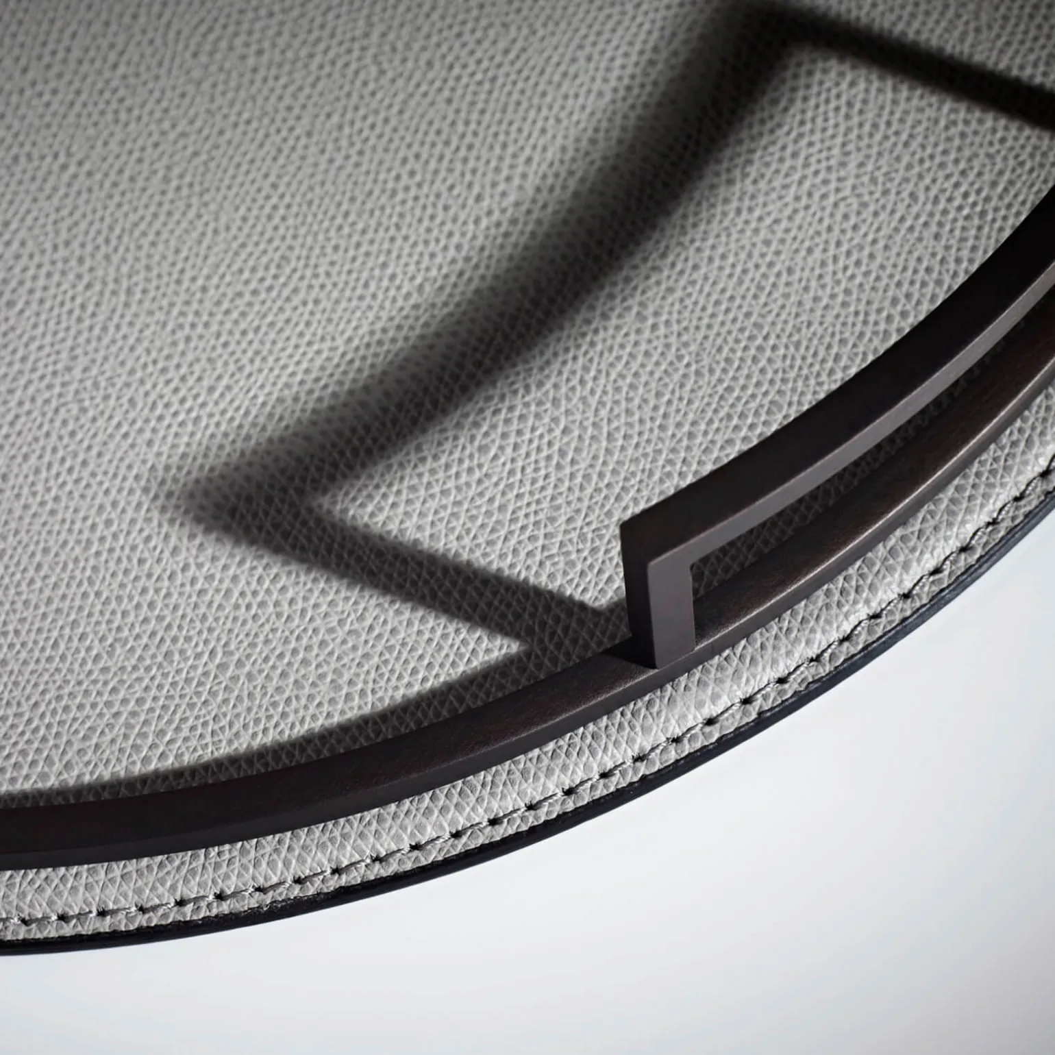 defile_small_round_leathe_1.webp Defile Small Round Leather Tray Grey