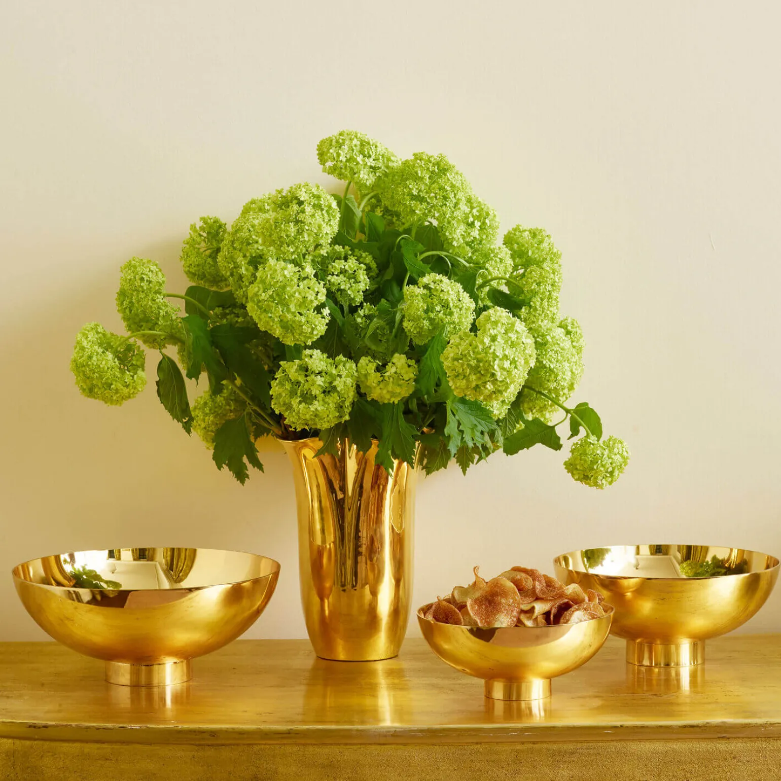 gilded_clover_tall_vase_2.webp Gilded Clover Tall Vase