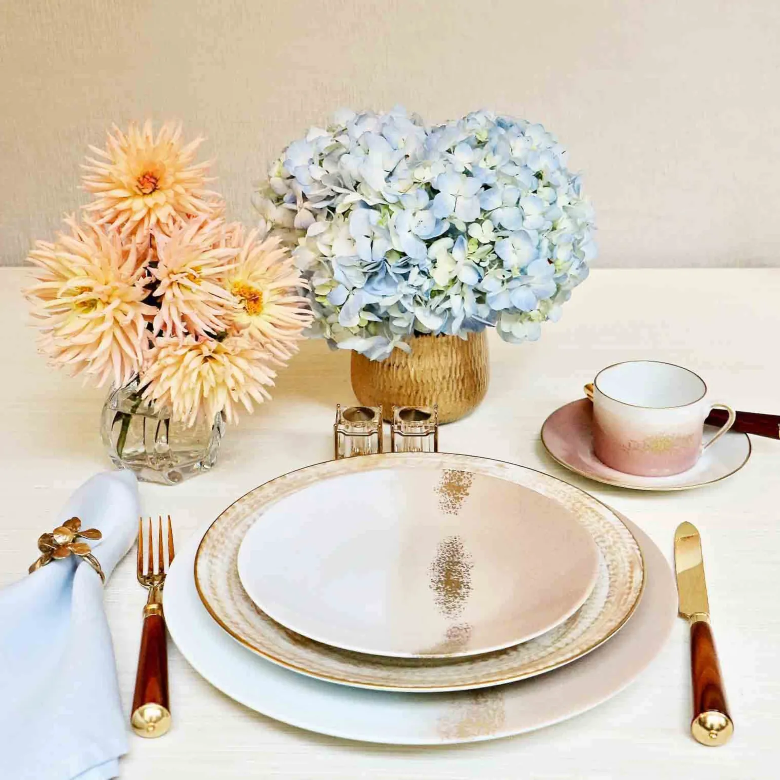 horizon_dessert_plate_blu_1.webp Horizon Dessert Plate Blush