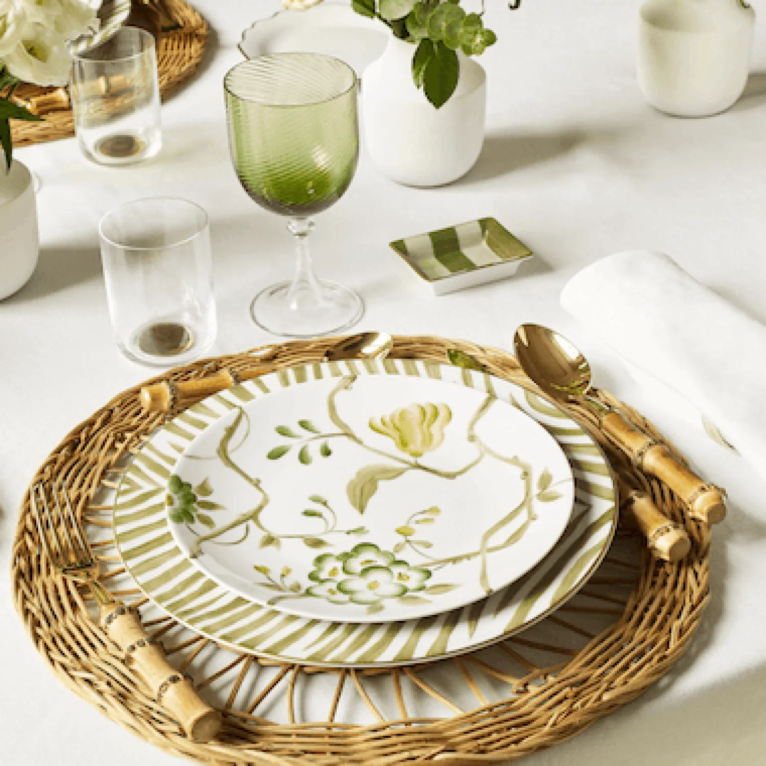 le_jardin_sauvage_chinois_1.webp Le Jardin Sauvage Chinoiserie Dinner Plate