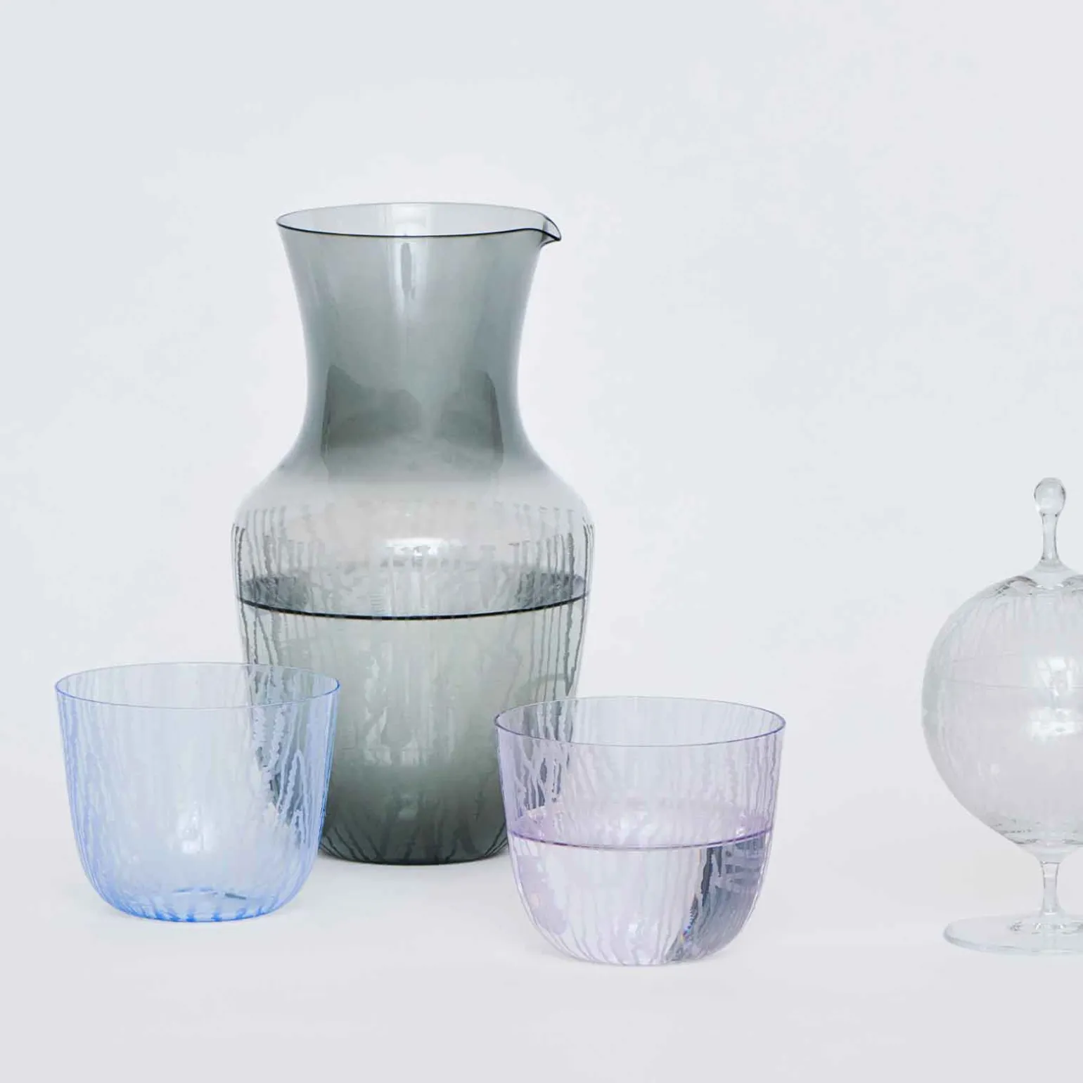 moir_carafe_smoke_1.webp Moiré Carafe Smoke