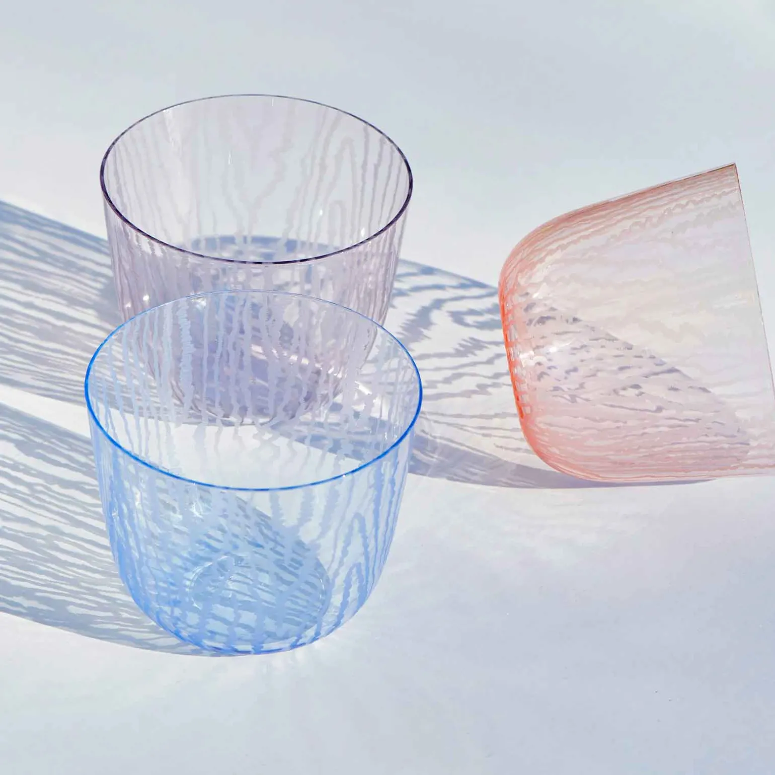 moir_tumbler_light_blue_2.webp Moiré Tumbler Light Blue