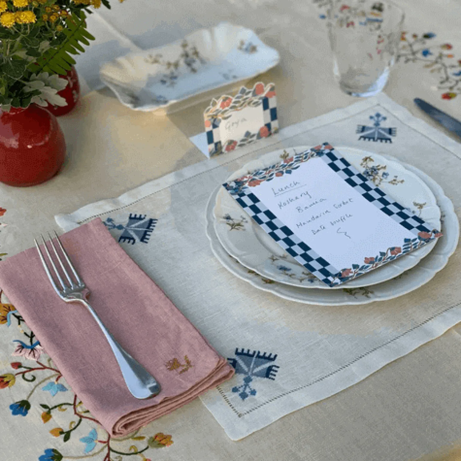 ottoman_carnation_placema_2.webp Ottoman Carnation Placemat - Blue