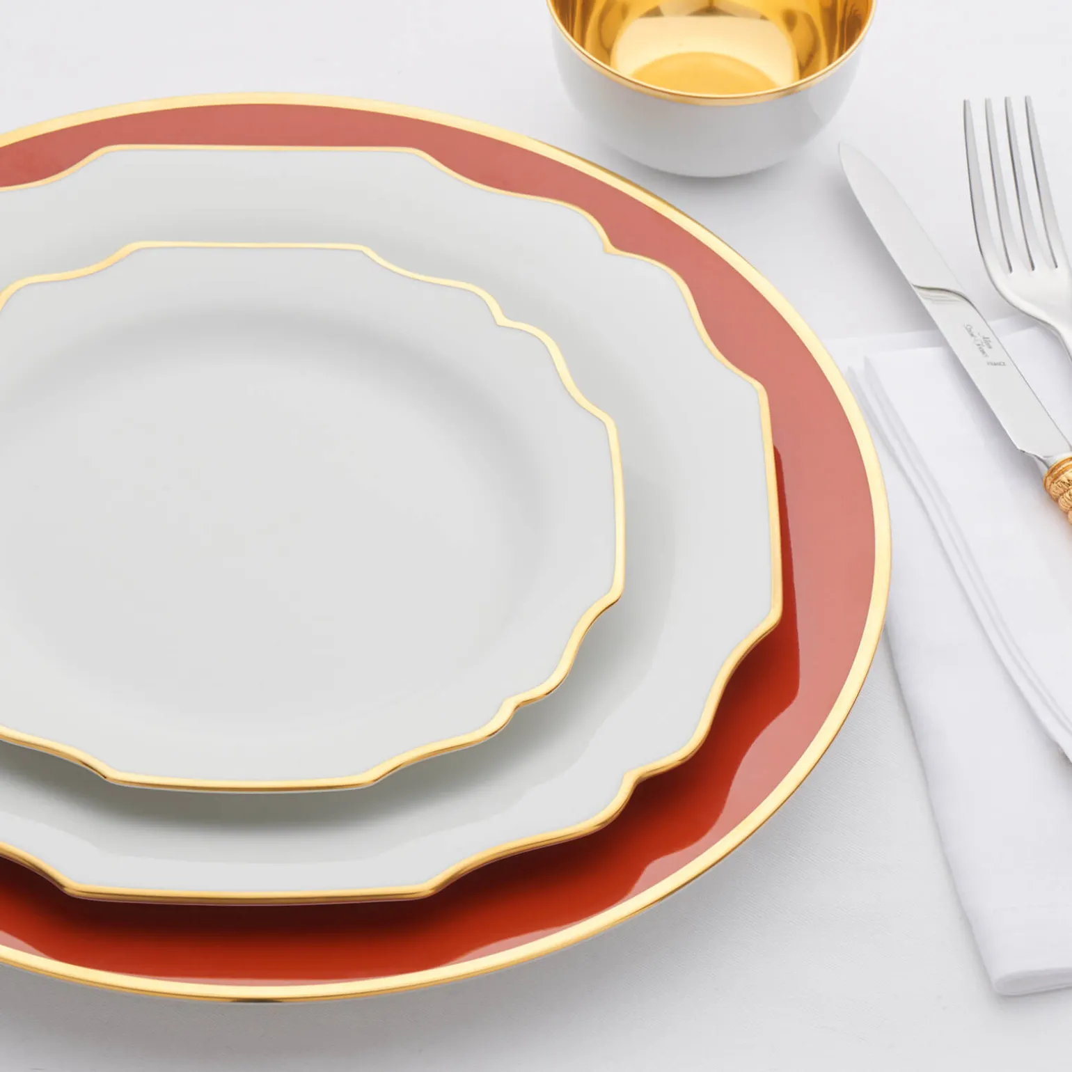 schubert_charger_plate_bu_1.webp Schubert Charger Plate Burnt Orange