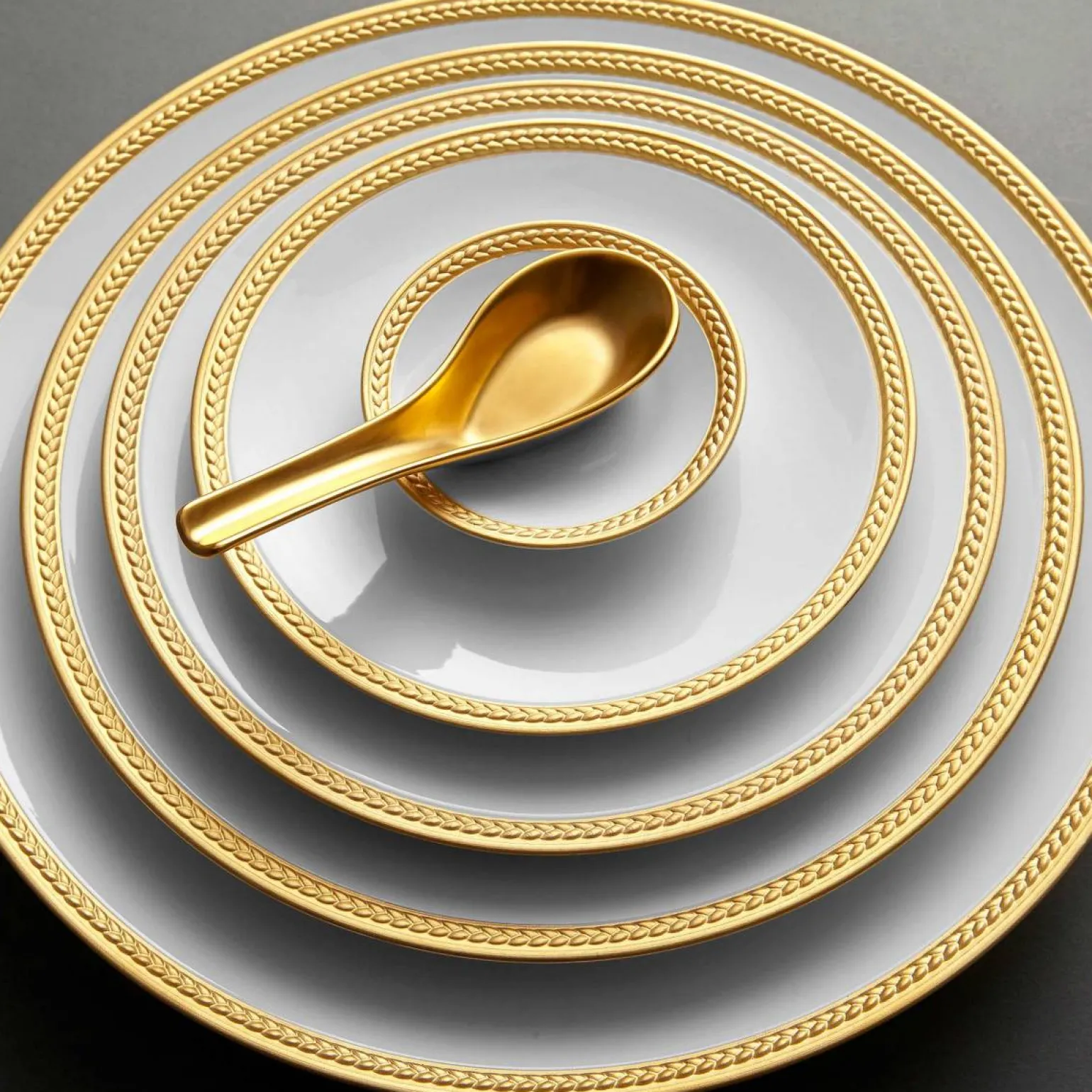 soie_tresse_gold_dessert__2.webp Soie Tressée Gold Dessert Plate